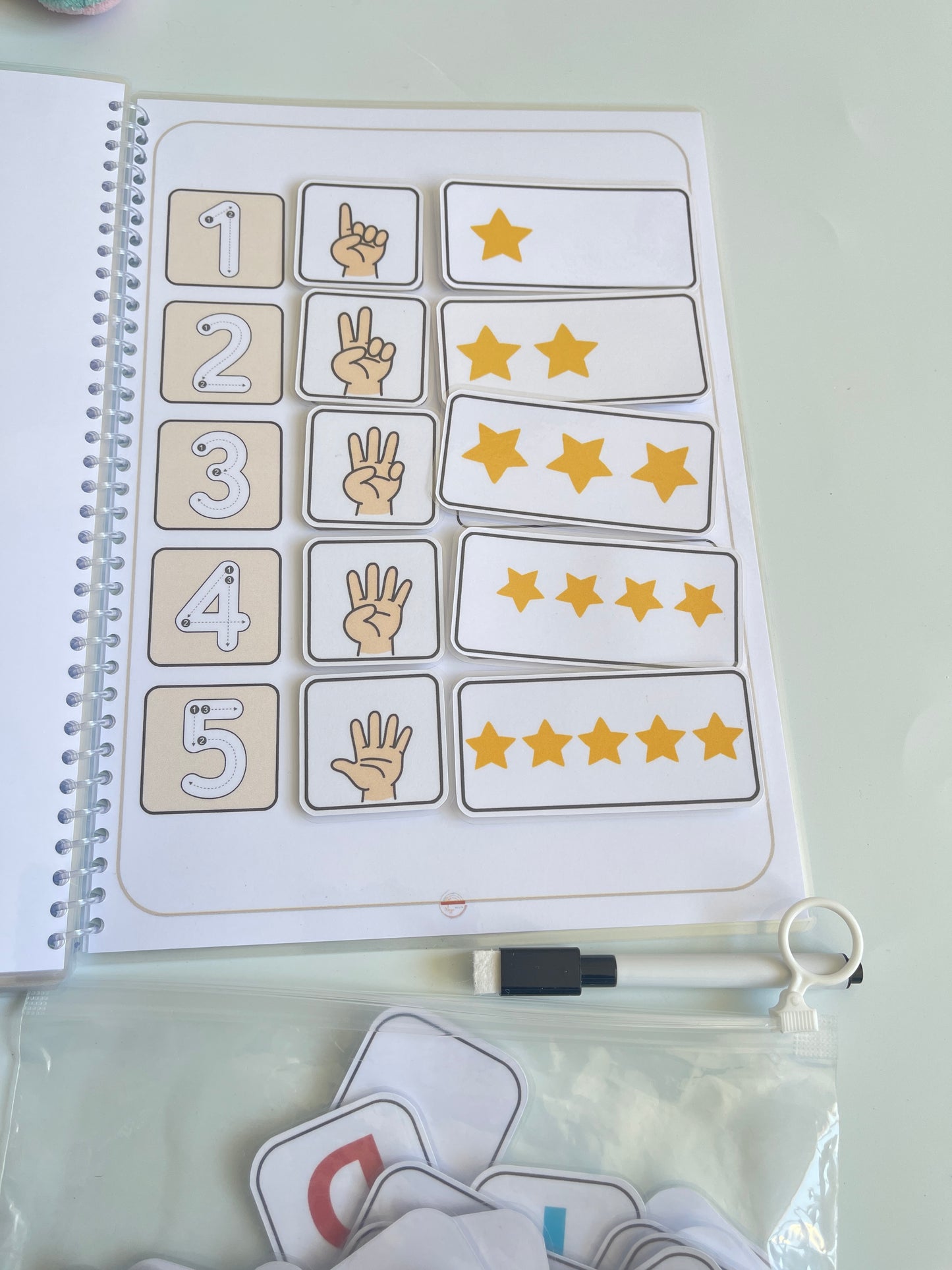 Livret d'activités Montessori pour les enfants à partir de 2 ans