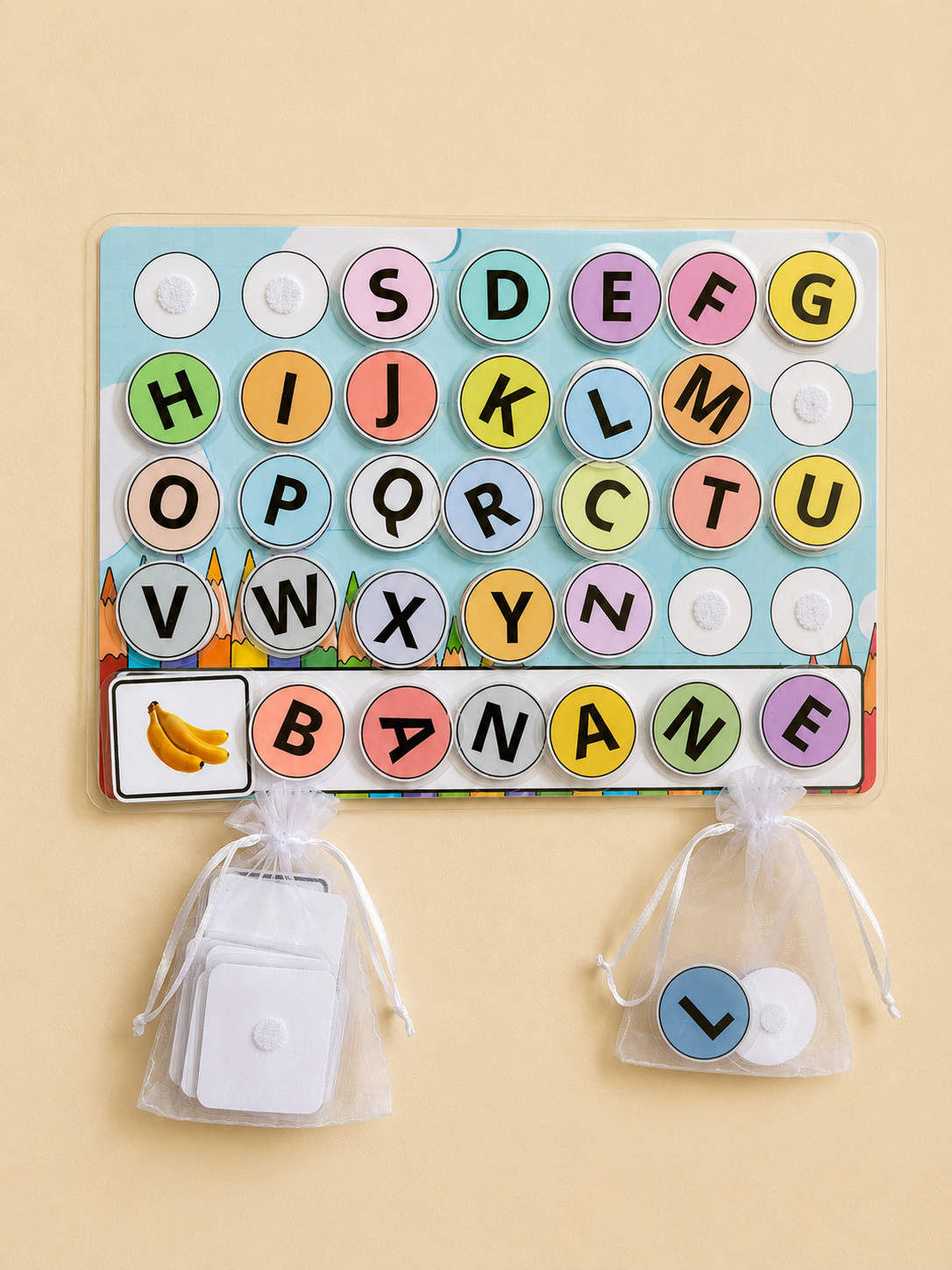 Tableau d’apprentissage d’alphabet avec des carte de lecture
