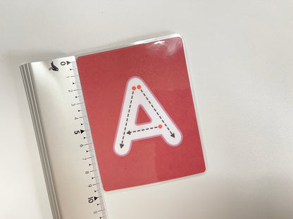 Cartes d’apprentissage des lettres à tracer